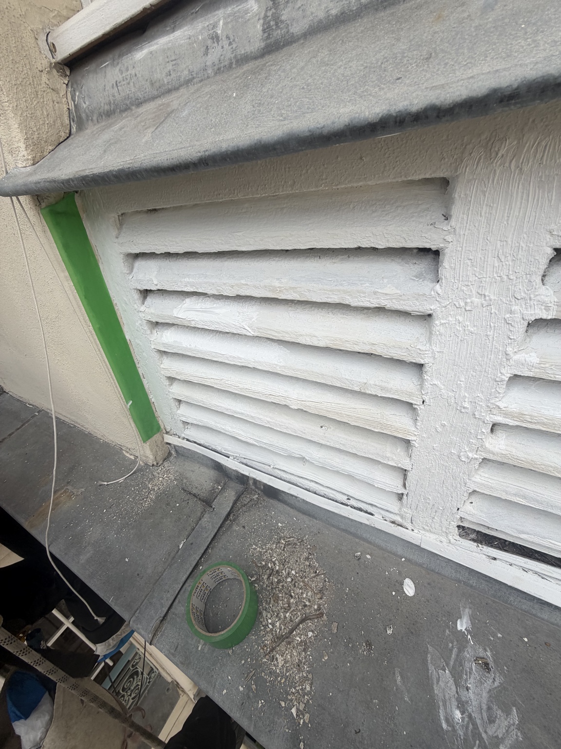 Préparation du garde-manger avant peinture